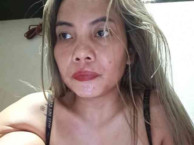 HEARTQUEEN webcam