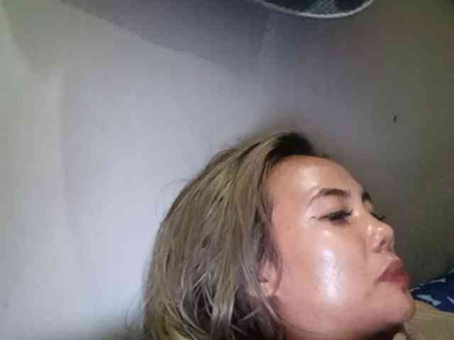Pempemliciouss Live Webcam on BongaCams