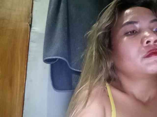 HEARTQUEEN webcam