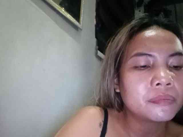 HEARTQUEEN webcam