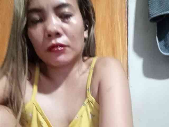 HEARTQUEEN webcam