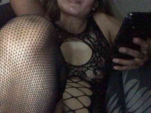 HEARTQUEEN webcam
