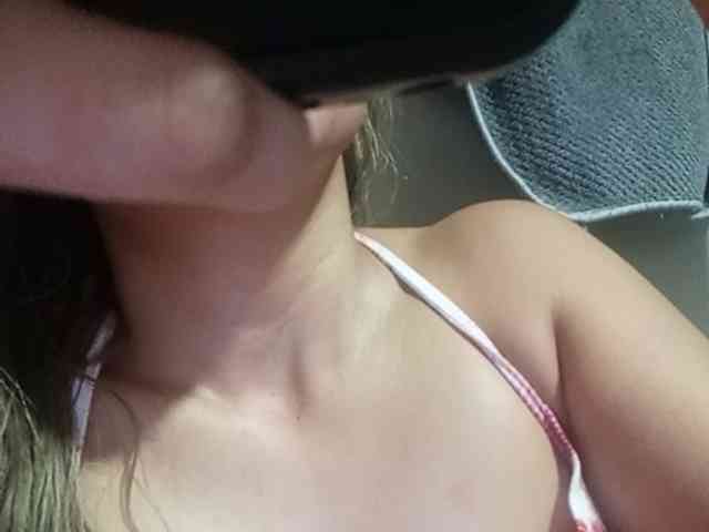 HEARTQUEEN webcam