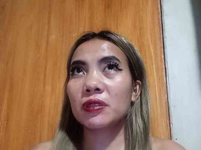 HEARTQUEEN webcam