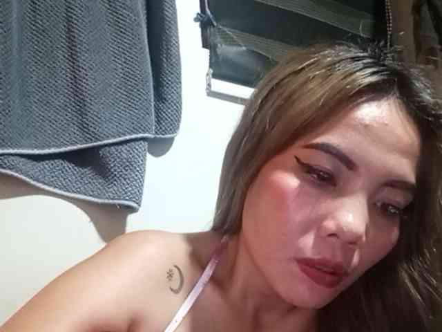 HEARTQUEEN webcam