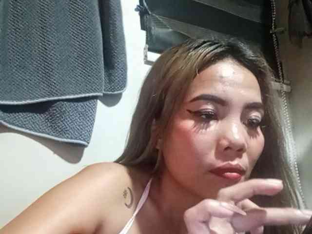 HEARTQUEEN webcam