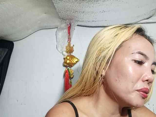 Pempemliciouss Live Webcam on BongaCams