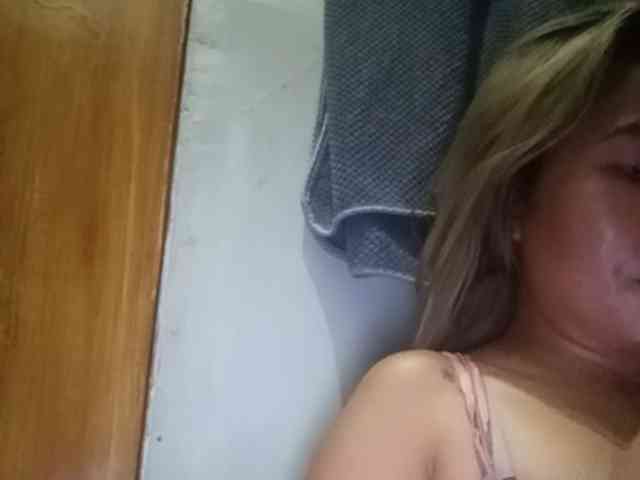 HEARTQUEEN webcam