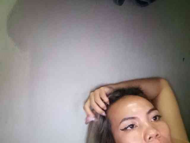 HEARTQUEEN webcam