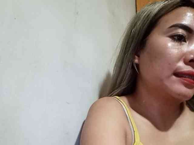 HEARTQUEEN webcam