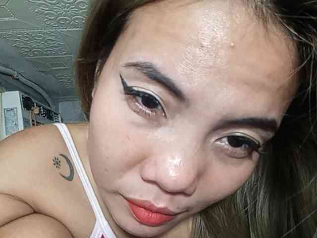 HEARTQUEEN webcam
