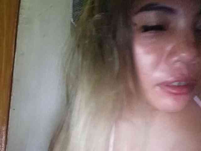 HEARTQUEEN webcam