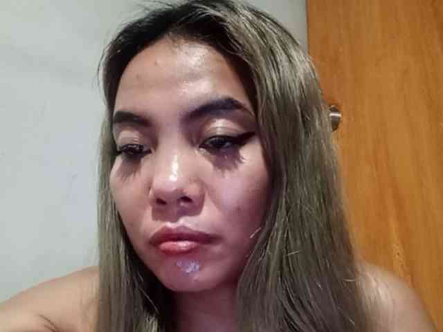 HEARTQUEEN webcam