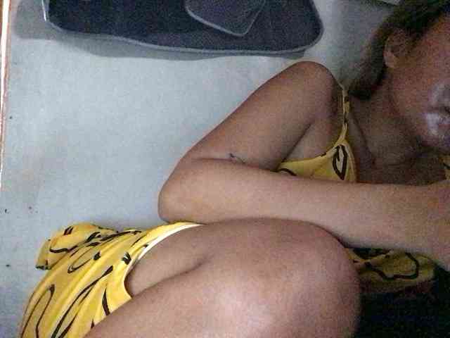 HEARTQUEEN webcam