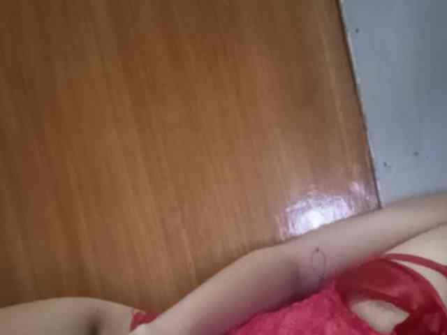 HEARTQUEEN webcam