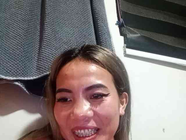 HEARTQUEEN webcam