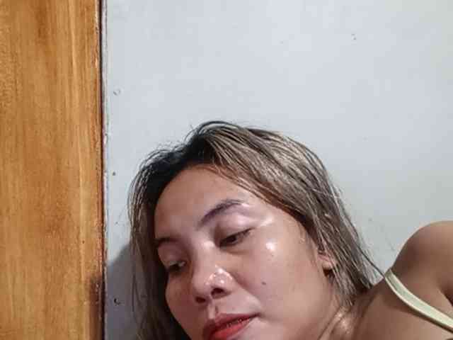HEARTQUEEN webcam