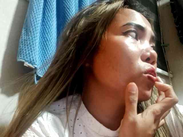 HEARTQUEEN webcam