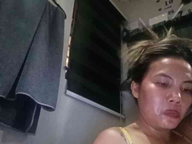 HEARTQUEEN webcam