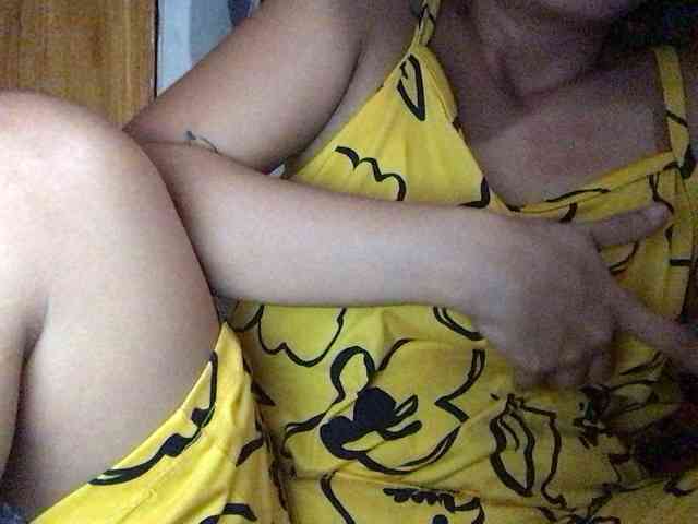 HEARTQUEEN webcam