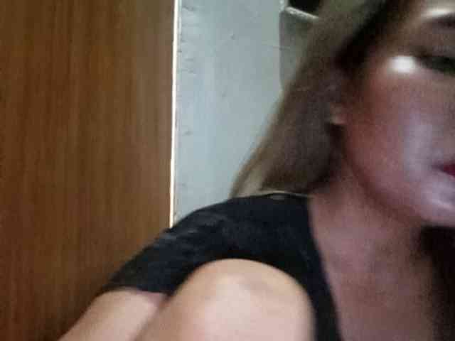 HEARTQUEEN webcam