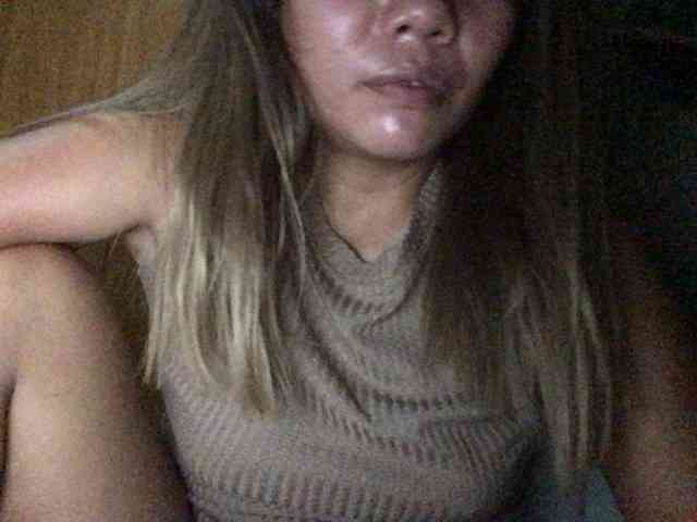 HEARTQUEEN webcam