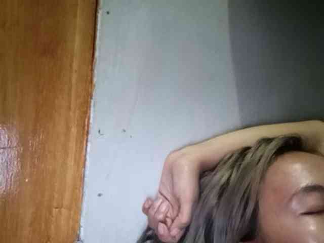 HEARTQUEEN webcam