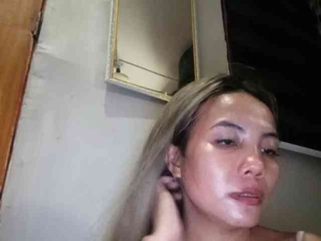 HEARTQUEEN webcam