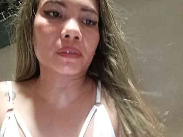 HEARTQUEEN webcam