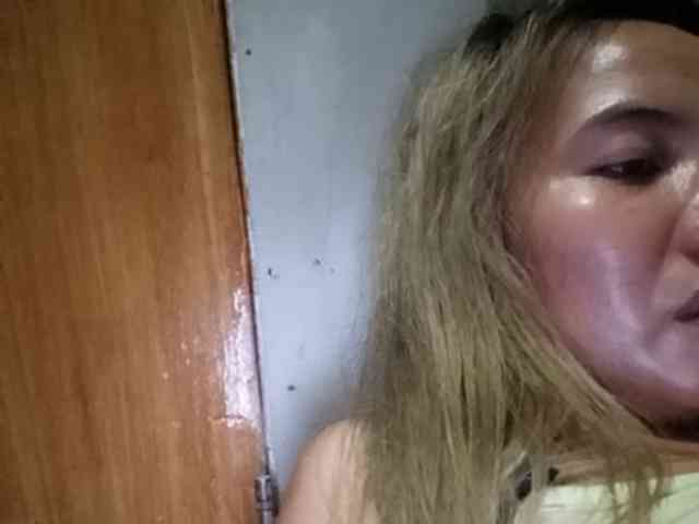 HEARTQUEEN webcam