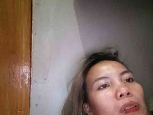 HEARTQUEEN webcam