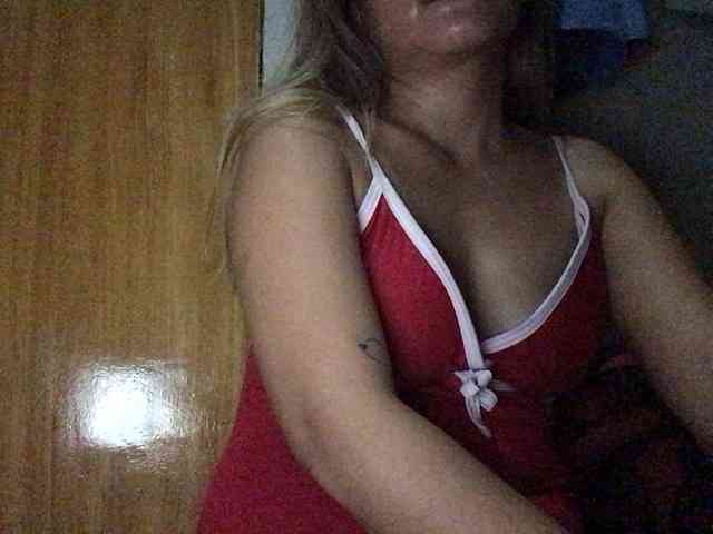 HEARTQUEEN webcam