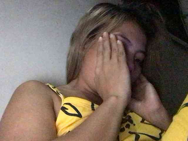 HEARTQUEEN webcam