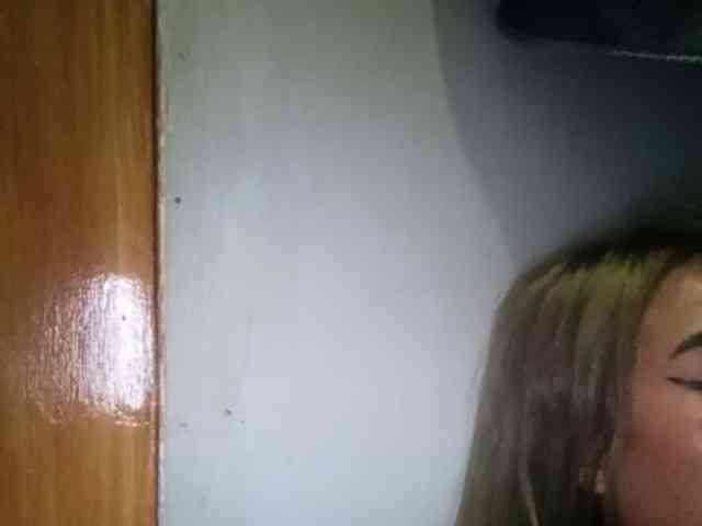 HEARTQUEEN webcam