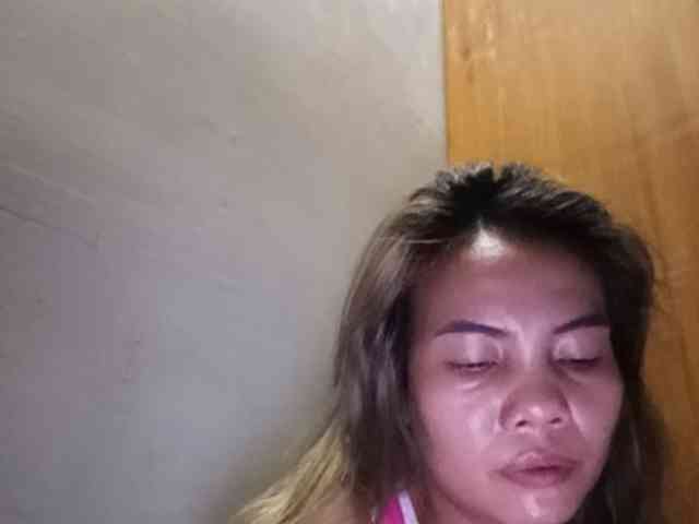 HEARTQUEEN webcam