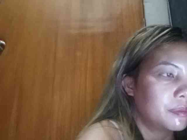 HEARTQUEEN webcam