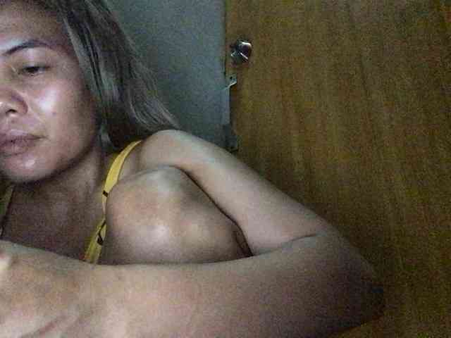 HEARTQUEEN webcam