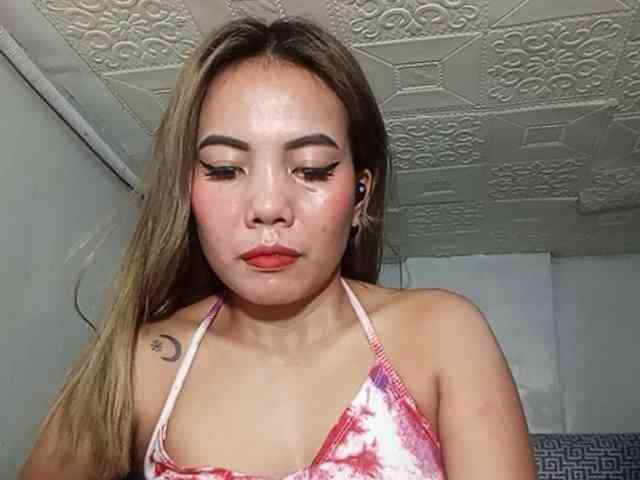 HEARTQUEEN webcam