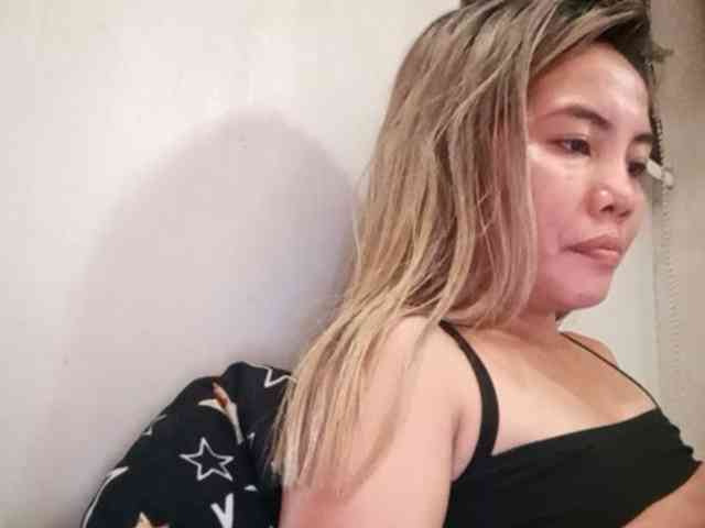 HEARTQUEEN webcam