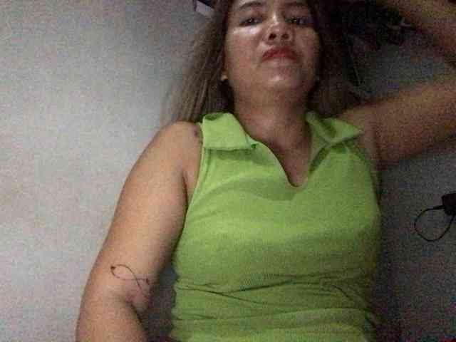 HEARTQUEEN webcam