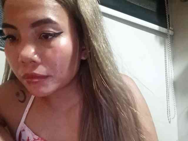 HEARTQUEEN webcam