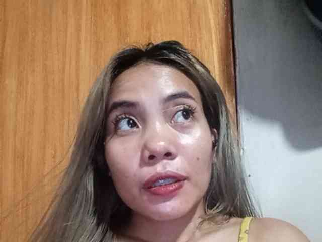 HEARTQUEEN webcam