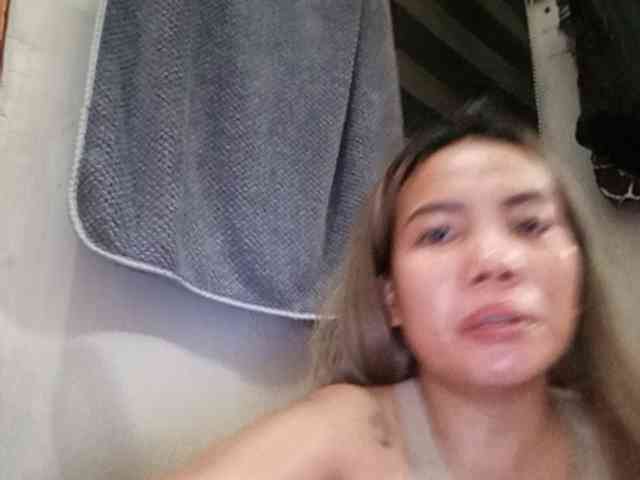 HEARTQUEEN webcam