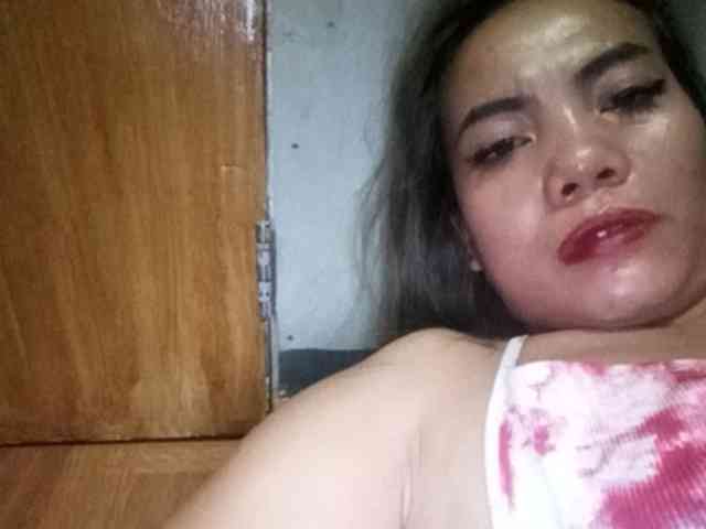 HEARTQUEEN webcam