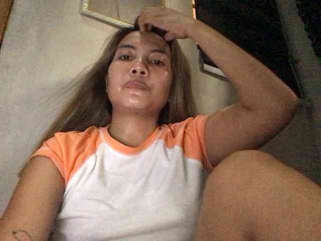 HEARTQUEEN webcam