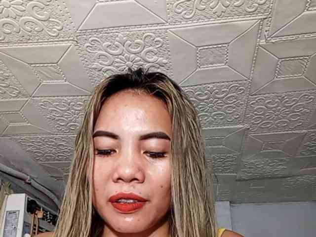 HEARTQUEEN webcam