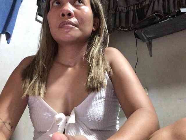 HEARTQUEEN webcam