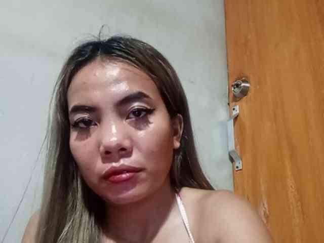 HEARTQUEEN webcam