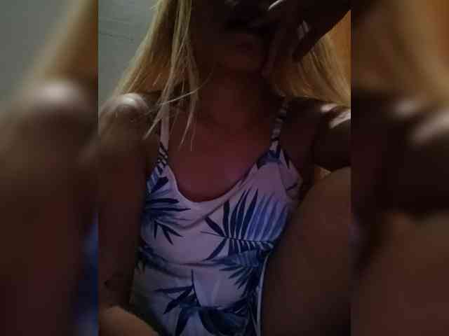 Pempemliciouss Live Webcam on BongaCams