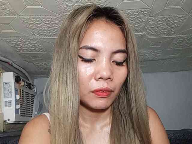 HEARTQUEEN webcam